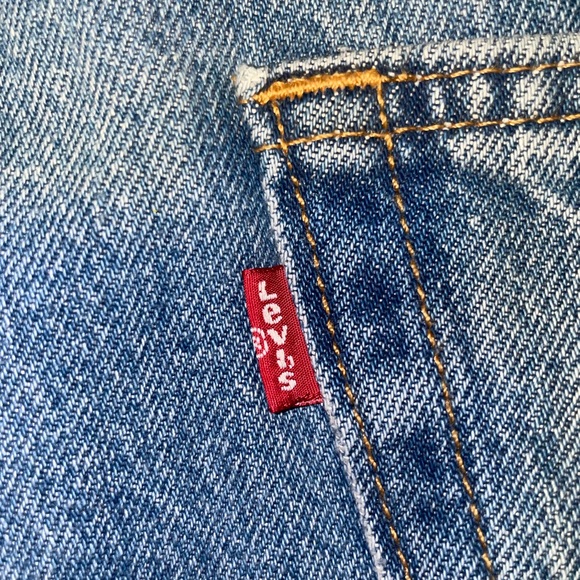 Levi’s 405 Jorts - Picture 4 of 4